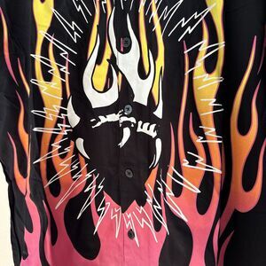 NEW‎ Ed Hardy Tattoo Short Sleeve Camp Shirt Men's M Hawaiian Flames Button Up